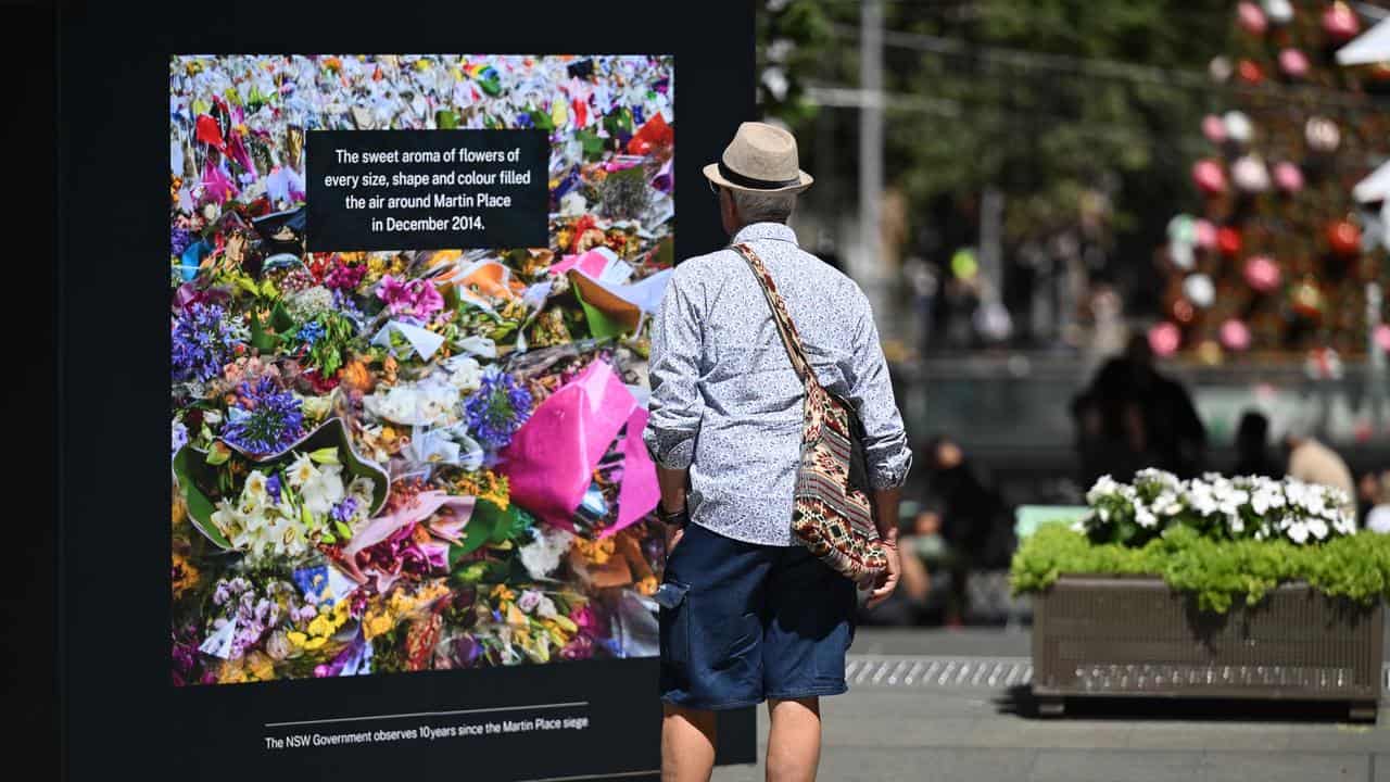 Images of the floral tribute at Martin Place