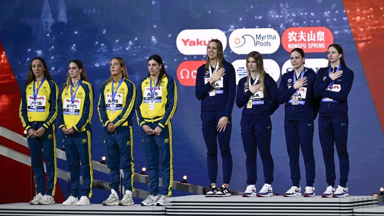 Australia and USA 4x100 relay teams