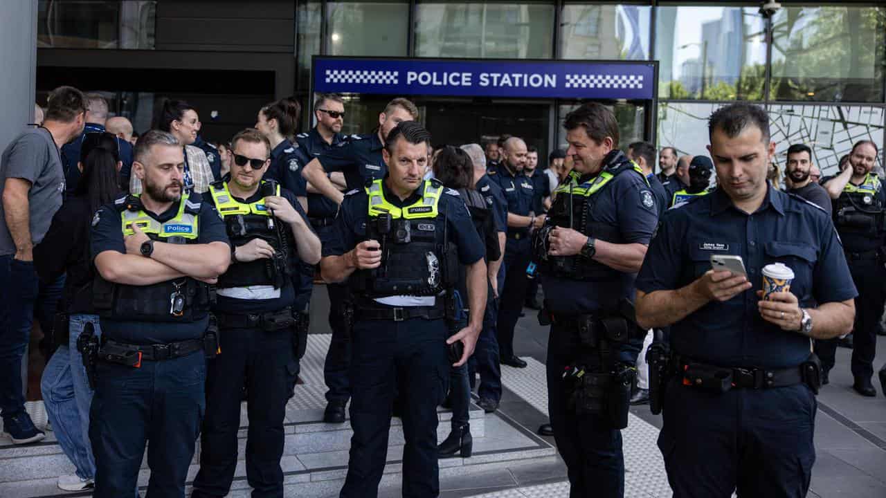 Victoria Police Association members protest