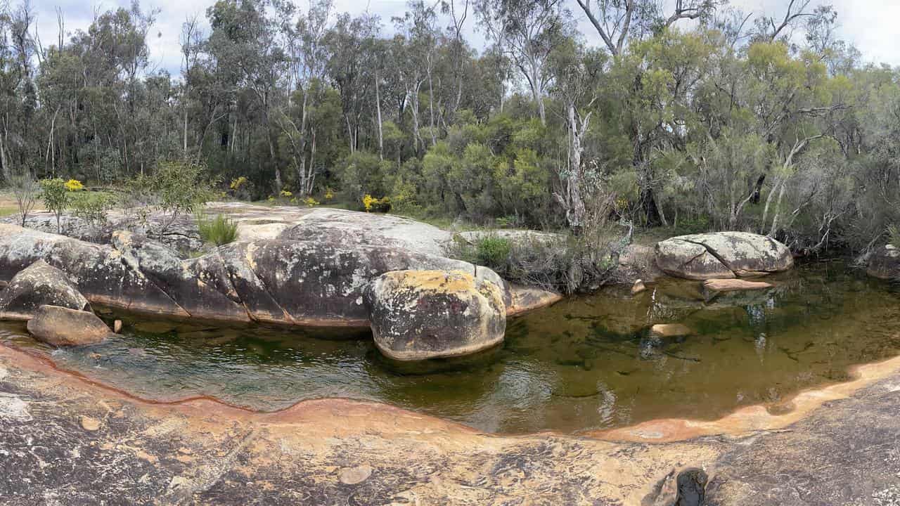 Rock pool in Upper Mandoon Bilya 