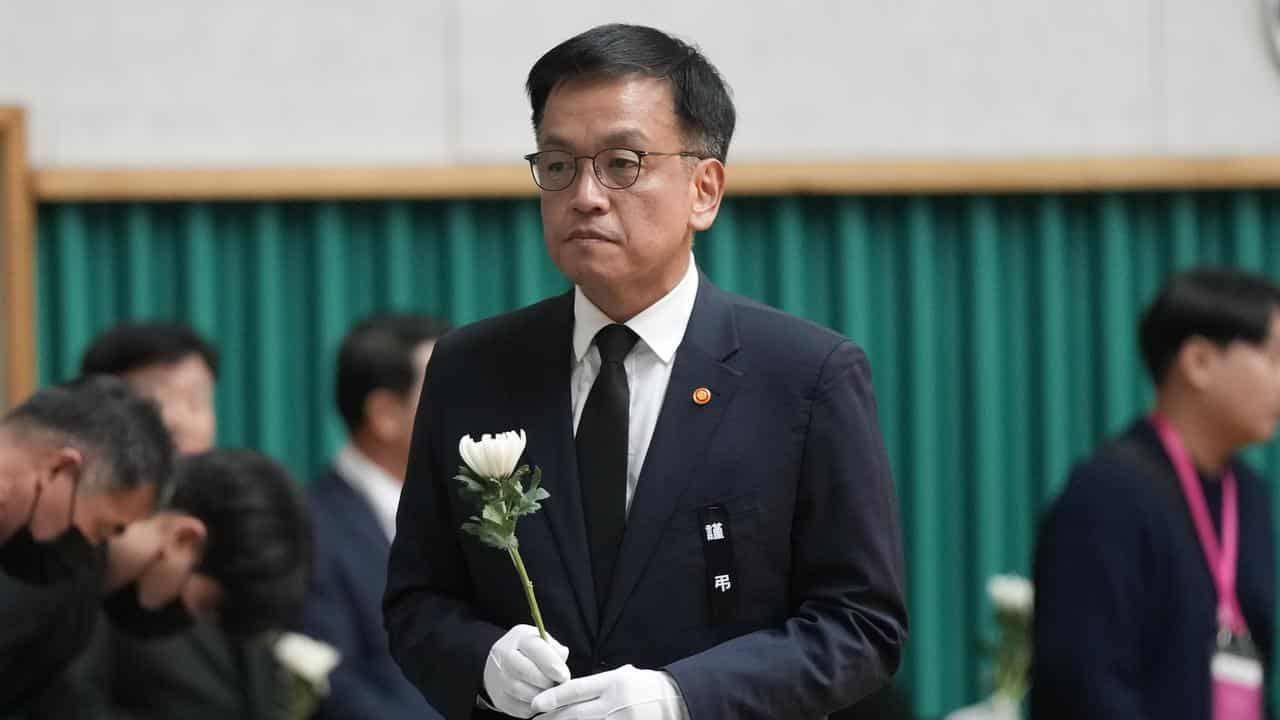 South Korean Acting President Choi Sang-mok pays respect crash victims