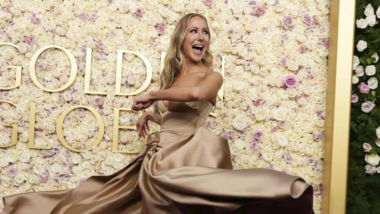 Nikki Glaser arrives at the 82nd Golden Globes