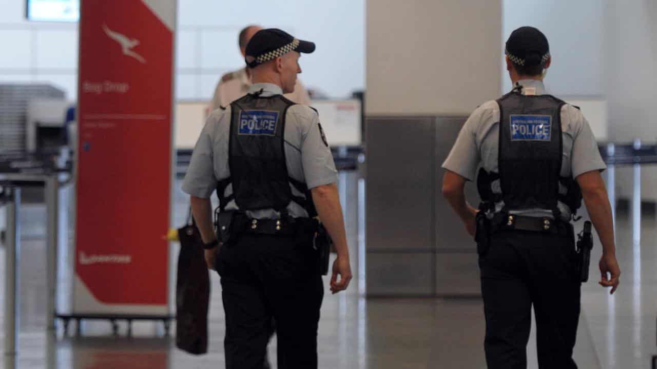 Federal police at Melbourne airport (file)