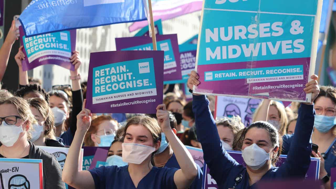 Nurses and midwives strike outside the Royal Hobart Hospital (file)