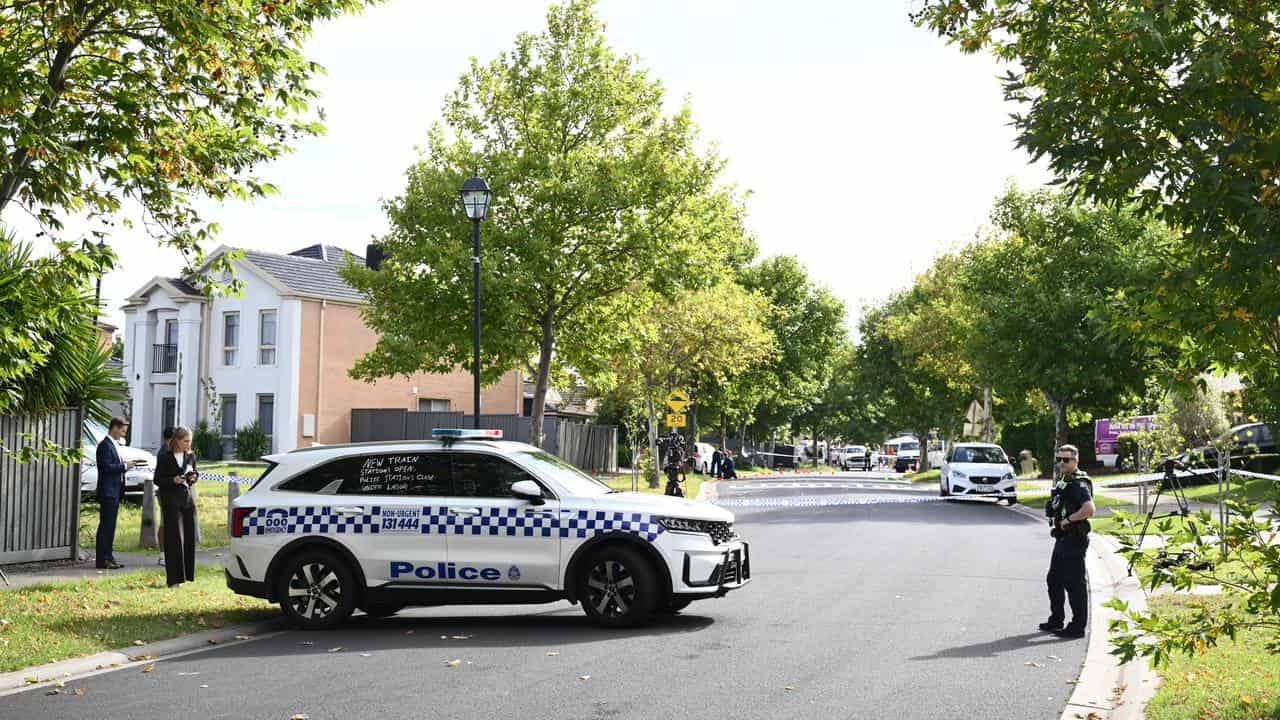 Victoria Police establish a crime scene at the site of a shooting