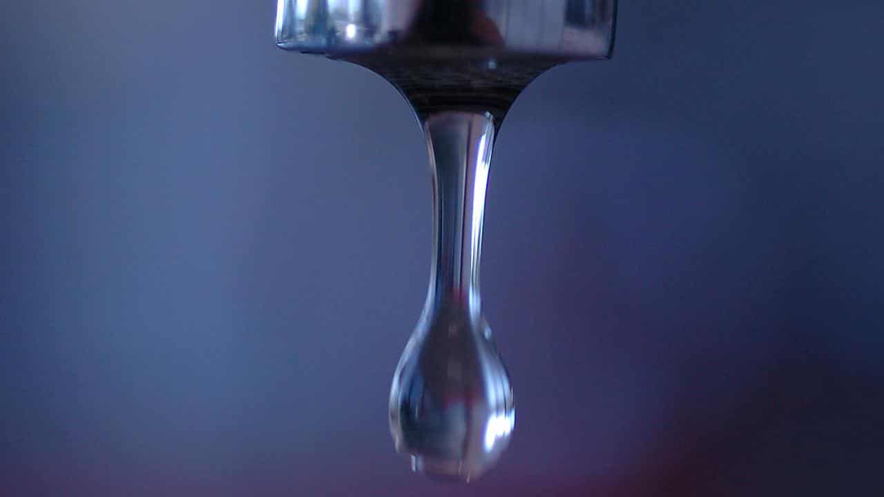 Dripping tap (file)