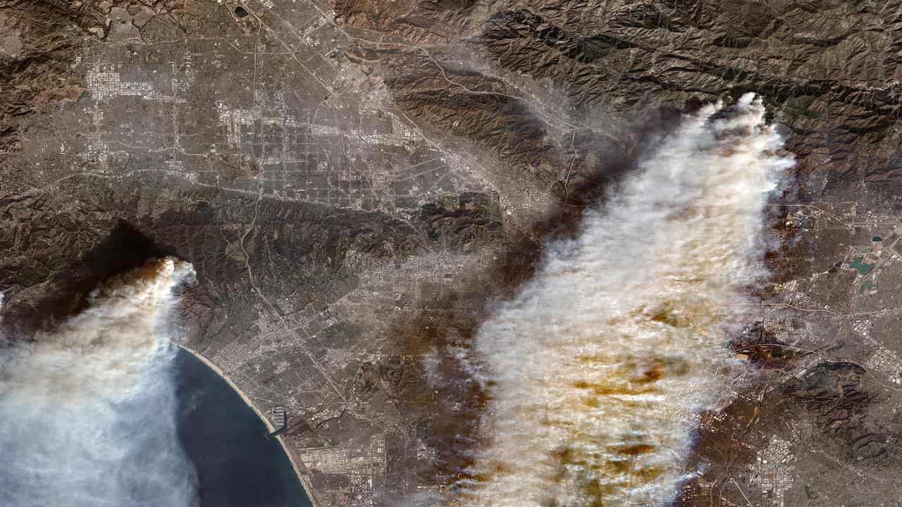 Maxar Technologies image of the Palisades Fire and Eaton Fire