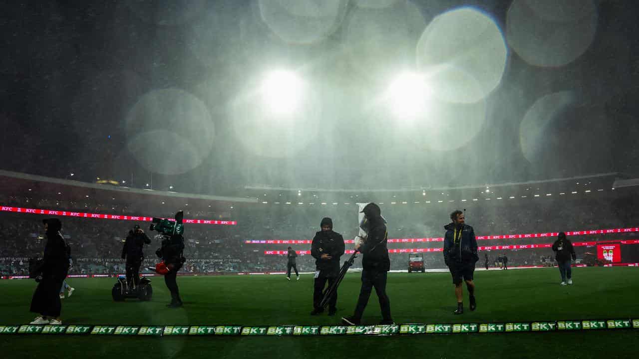 Rain delayed play during a Big Bash League match at the SCG.