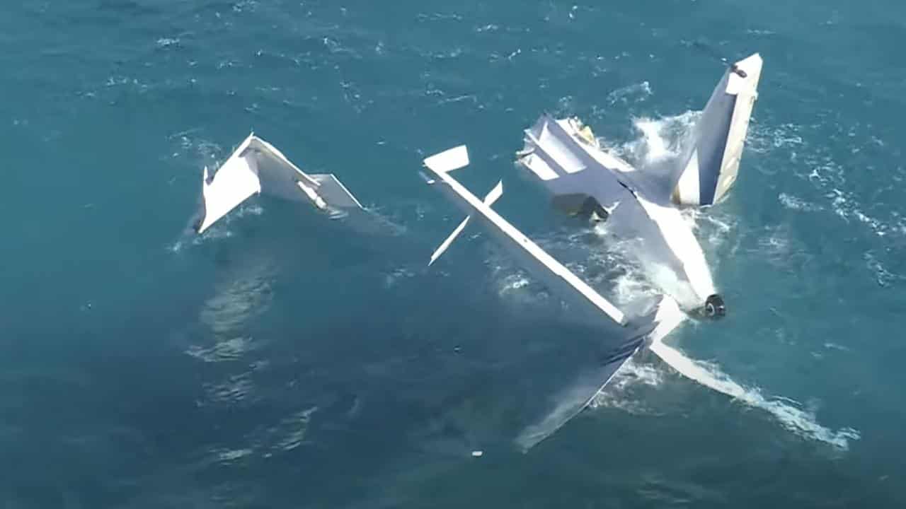 Plane wreck after crash off Rottnest Island