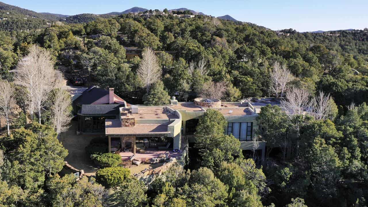 The house owned by actor Gene Hackman and his wife Betsy Arakawa