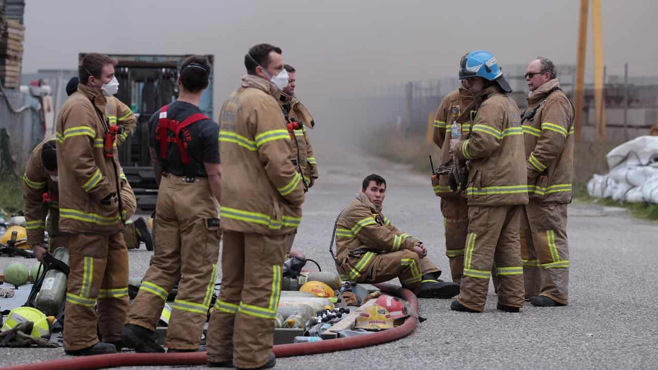 Firefighters at Coolaroo blaze (file)