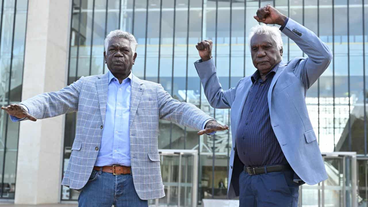 Gumatj leaders Djawa Yunupingu and Balupalu Yunupingu