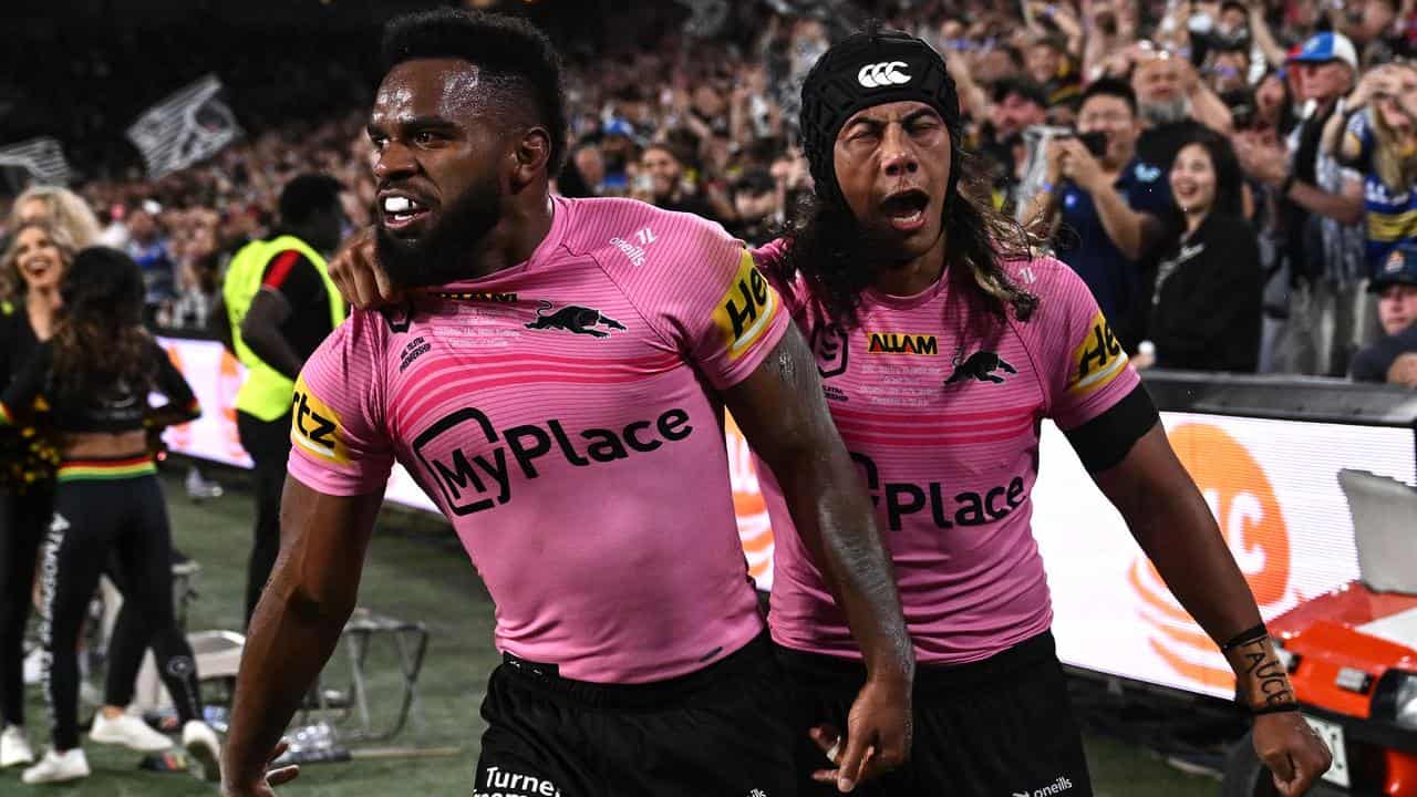 Sunia Turuva (left) and Jarome Luai.