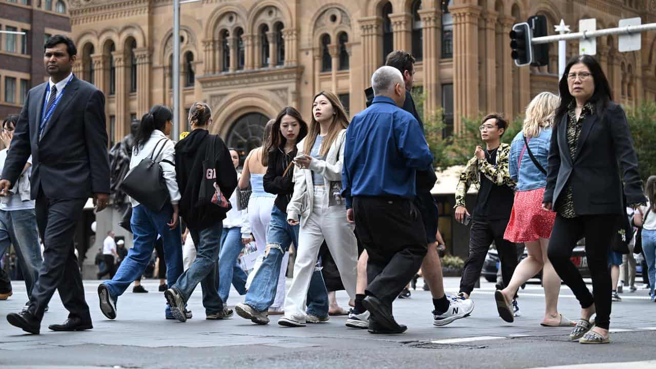 Sydney CBD workers during lunchtime (file image)