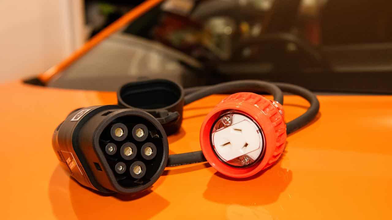 ELECTRIC VEHICLE CHARGER