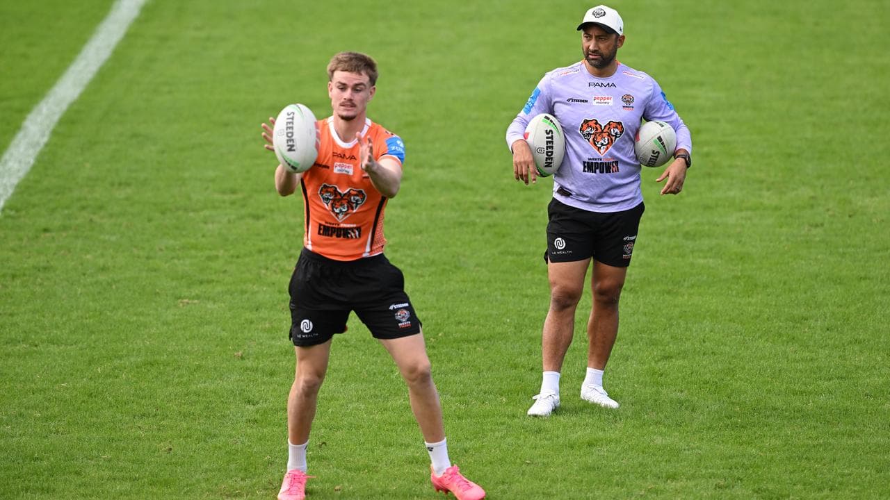 Benji Marshall keeps a close eye on Lachlan Galvin