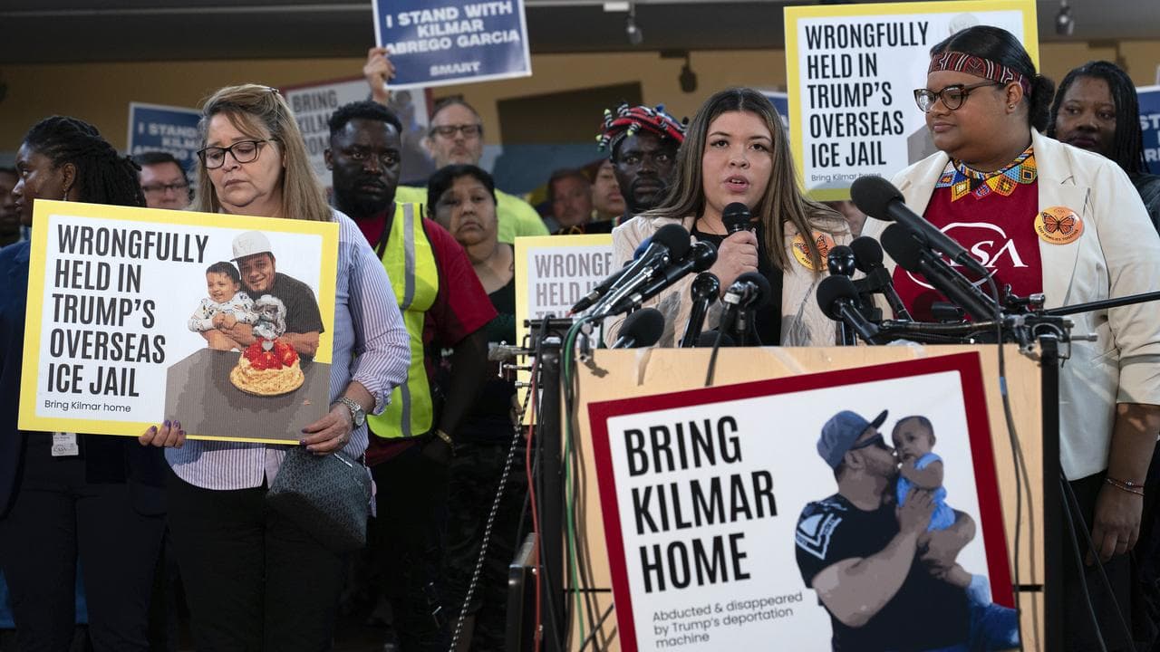 Jennifer Vasquez Sura, the wife of Kilmar Abrego Garcia and protesters