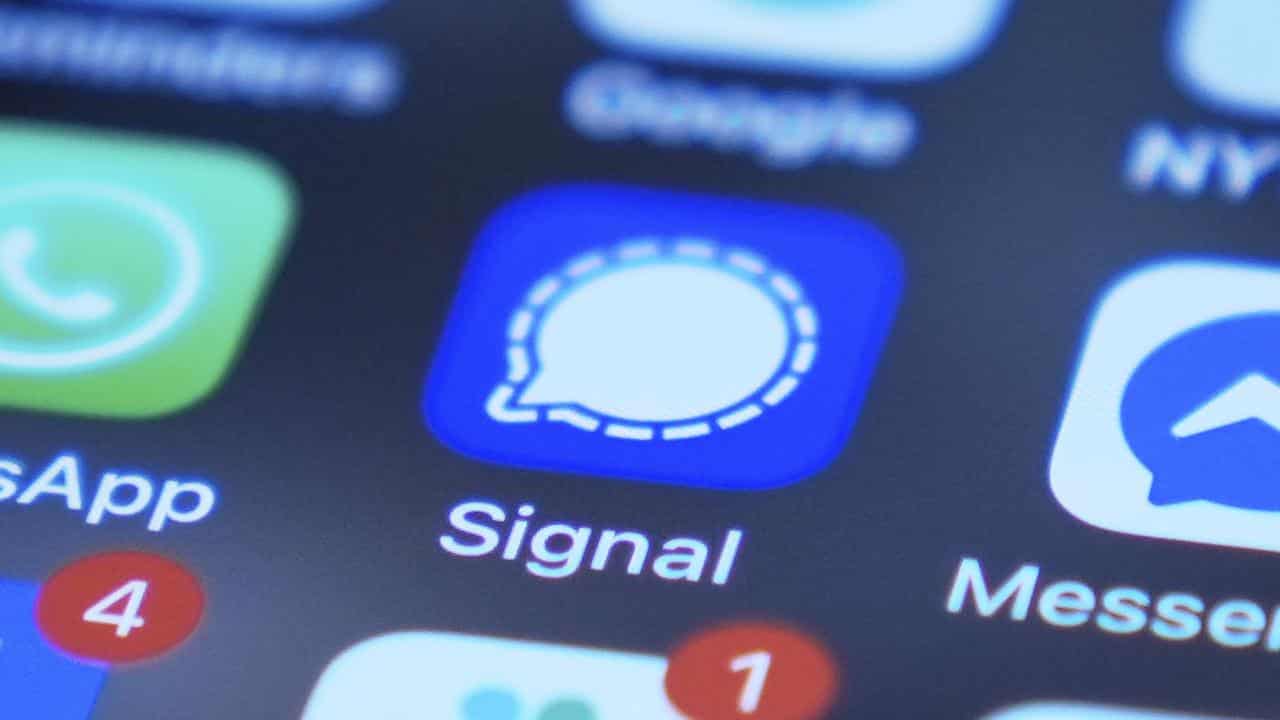 Signal app icon on a smartphone screen