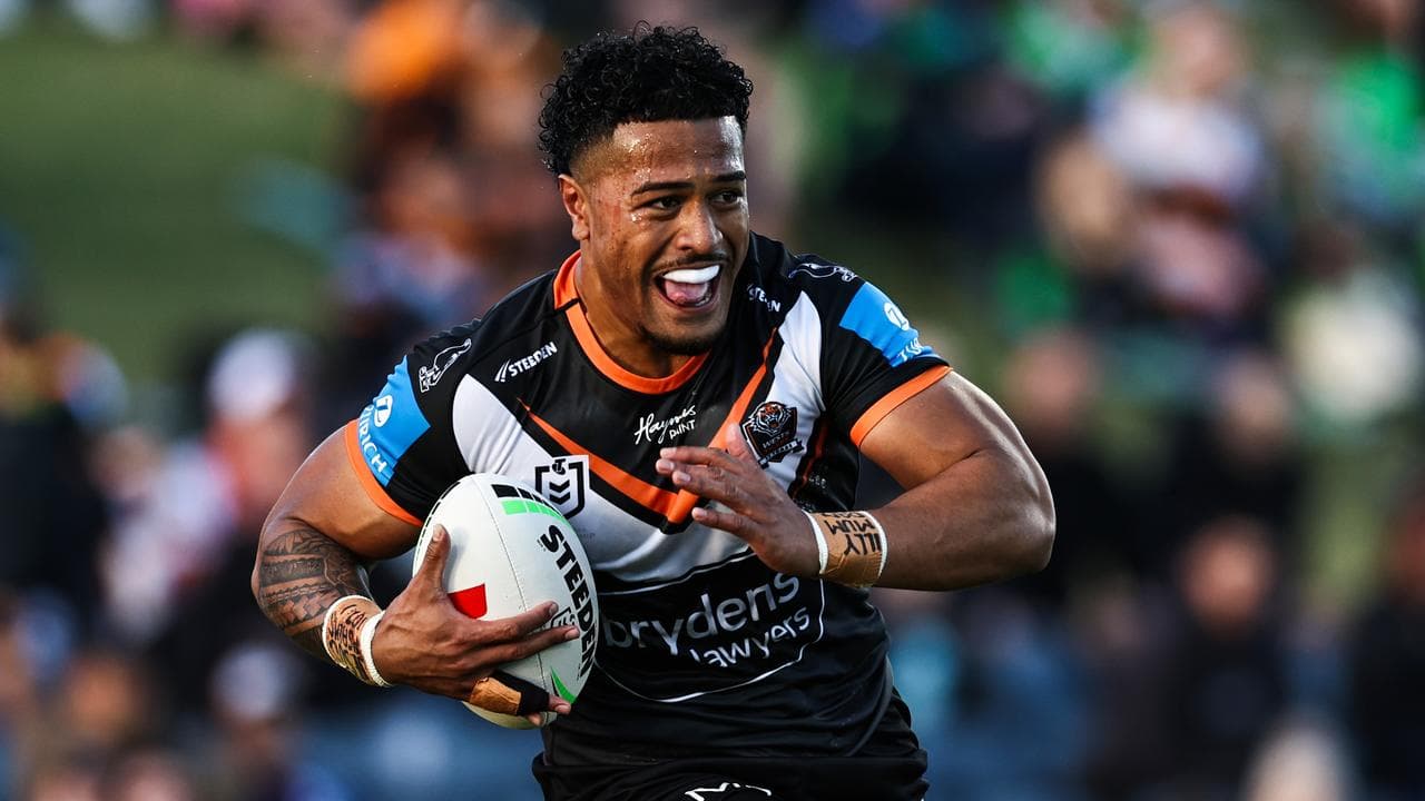 Fonua Pole 