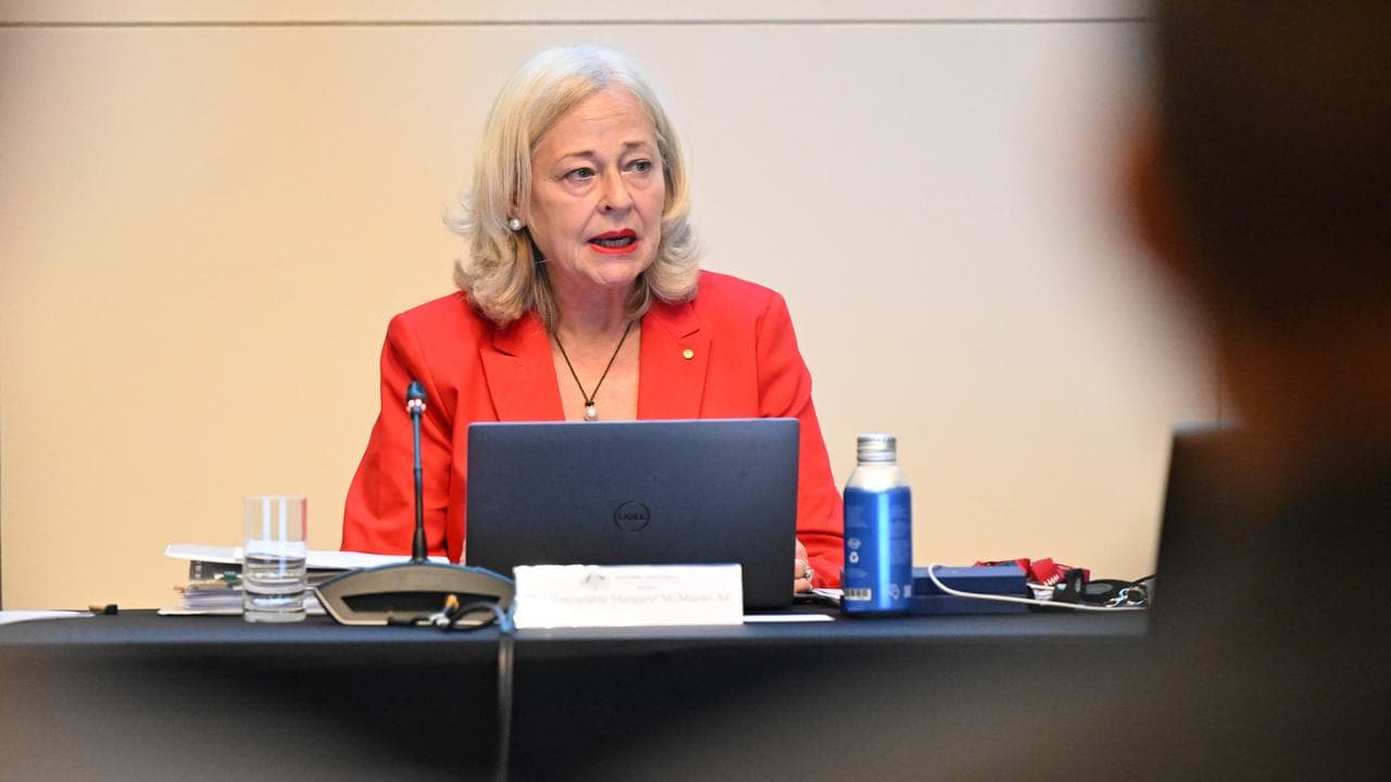 Former judge Margaret McMurdo leads a helicopter crash inquiry