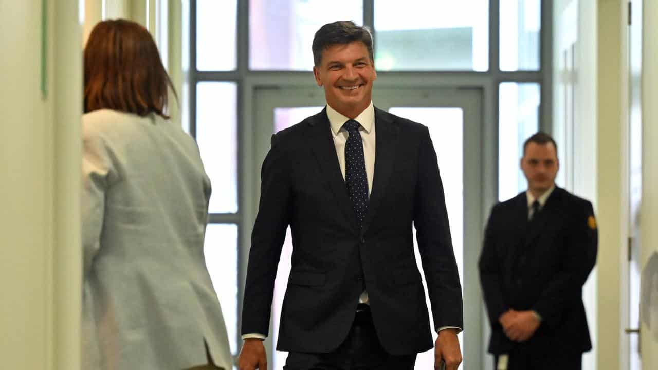 LIBERAL PARTY ROOM MEETING
