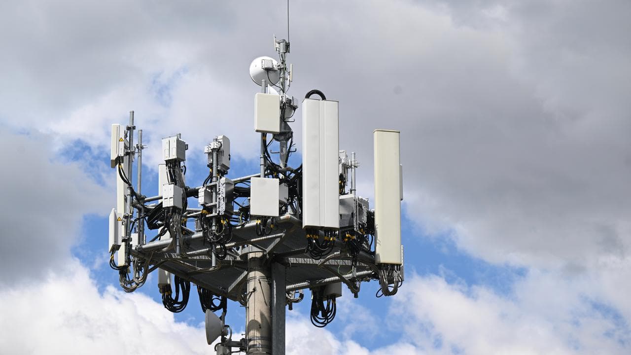 mobile phone tower i