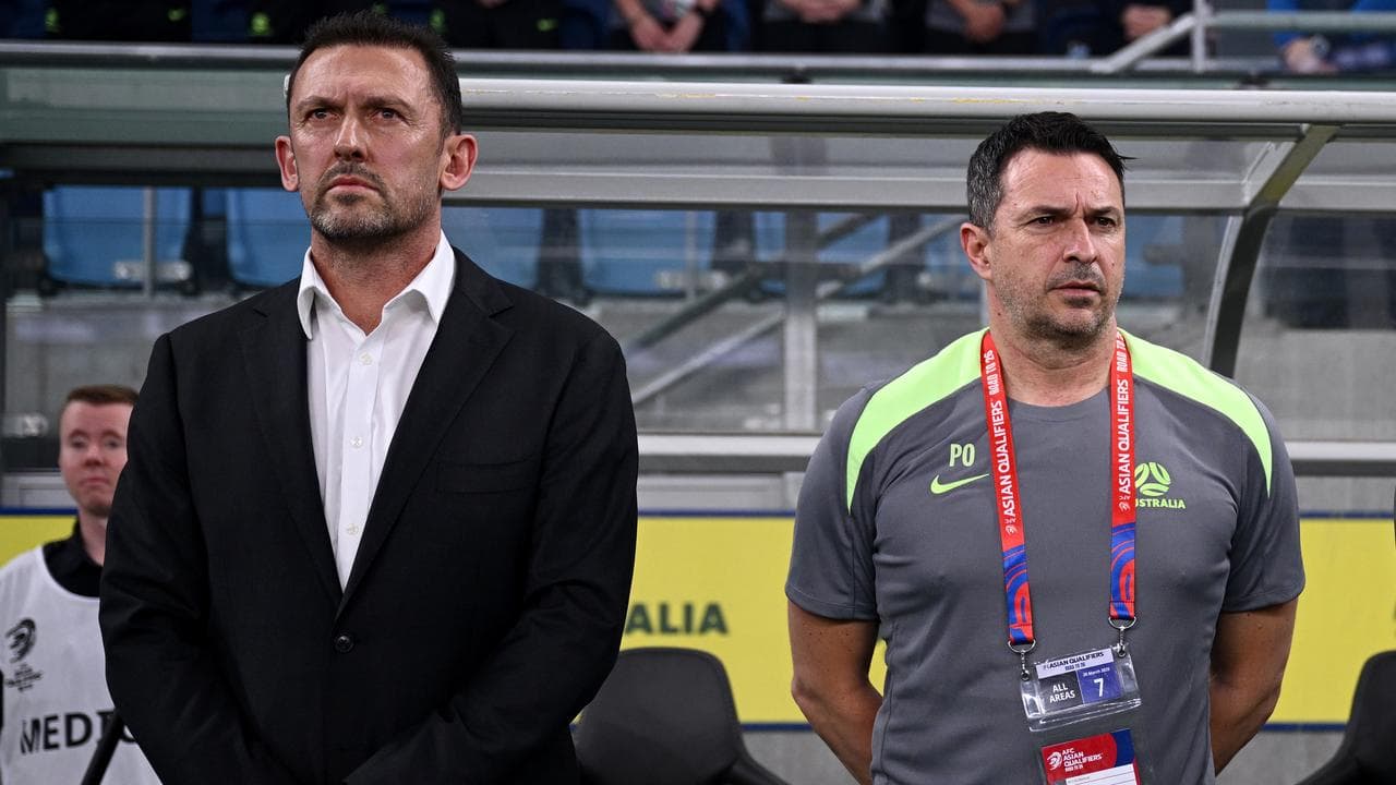 (L-R) Socceroos head coach Tony Popovic