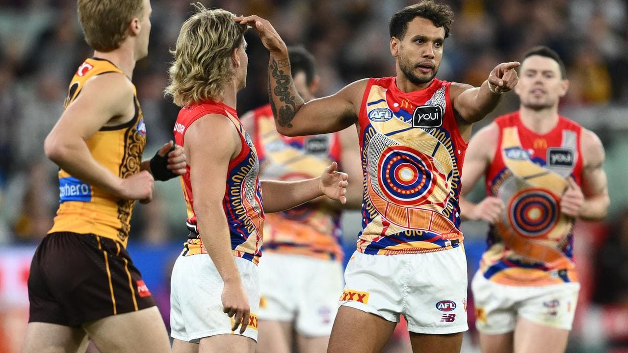 Brisbane's Callum Ah Chee (second right)