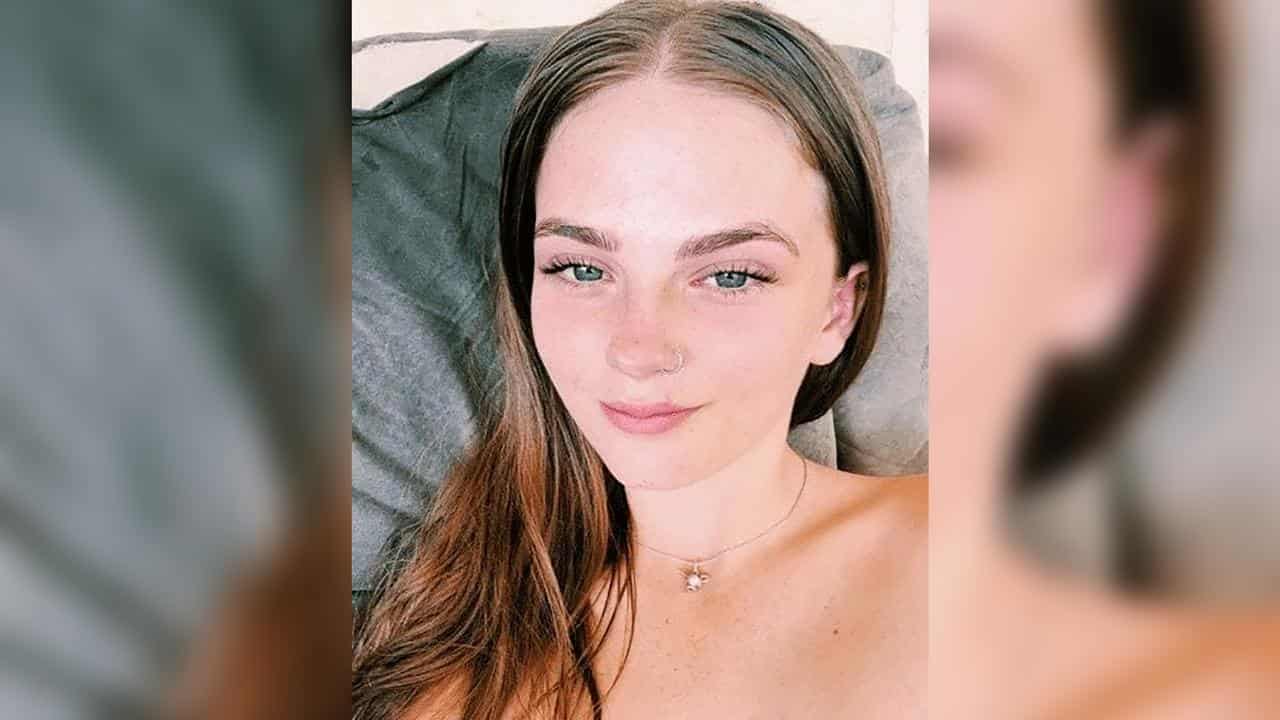 Supplied image of missing girl Pheobe Bishop, 17