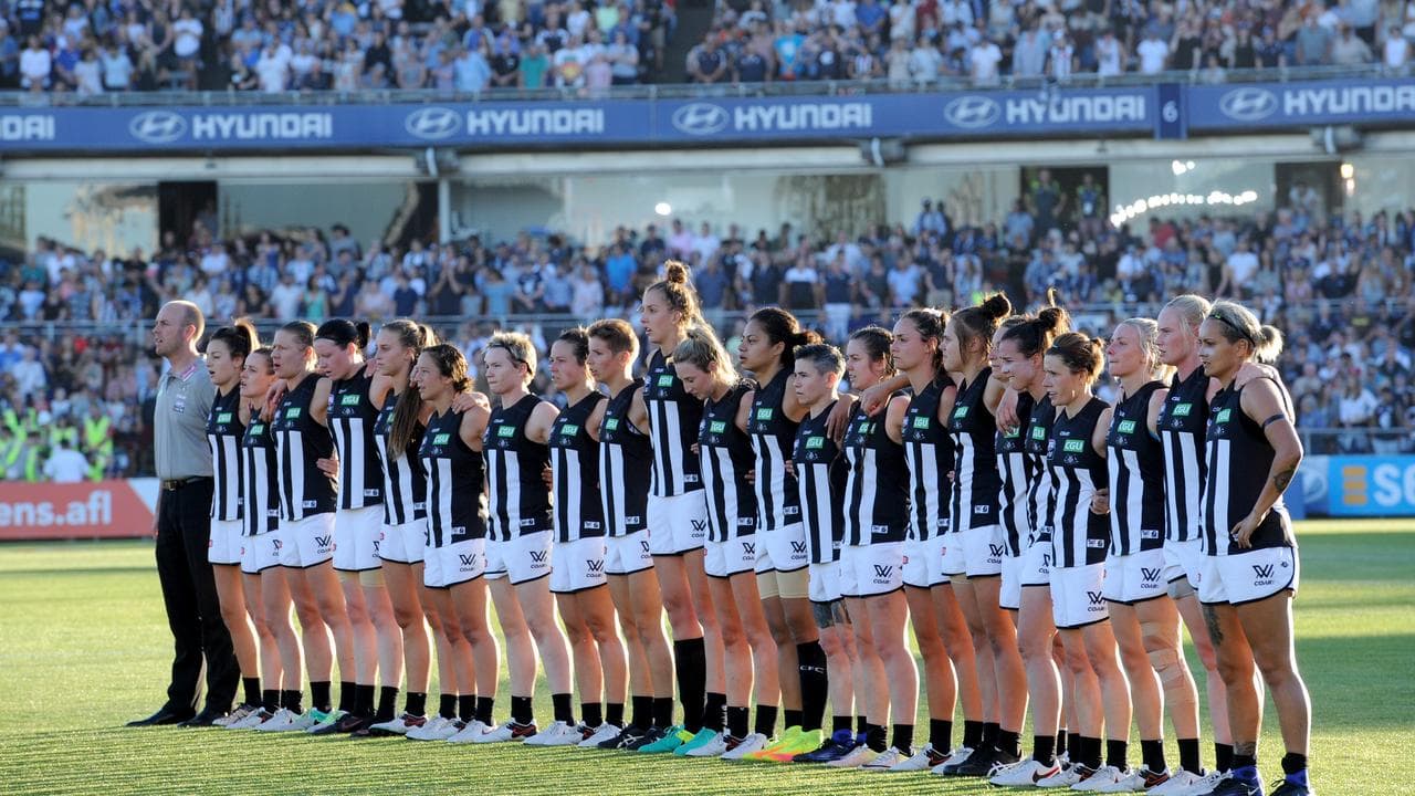 Collingwood players before the 2017 match.