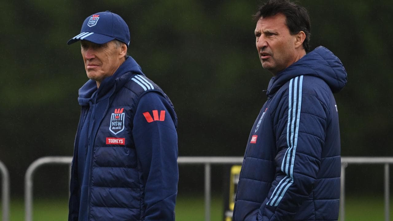 Head coach Laurie Daley (right)
