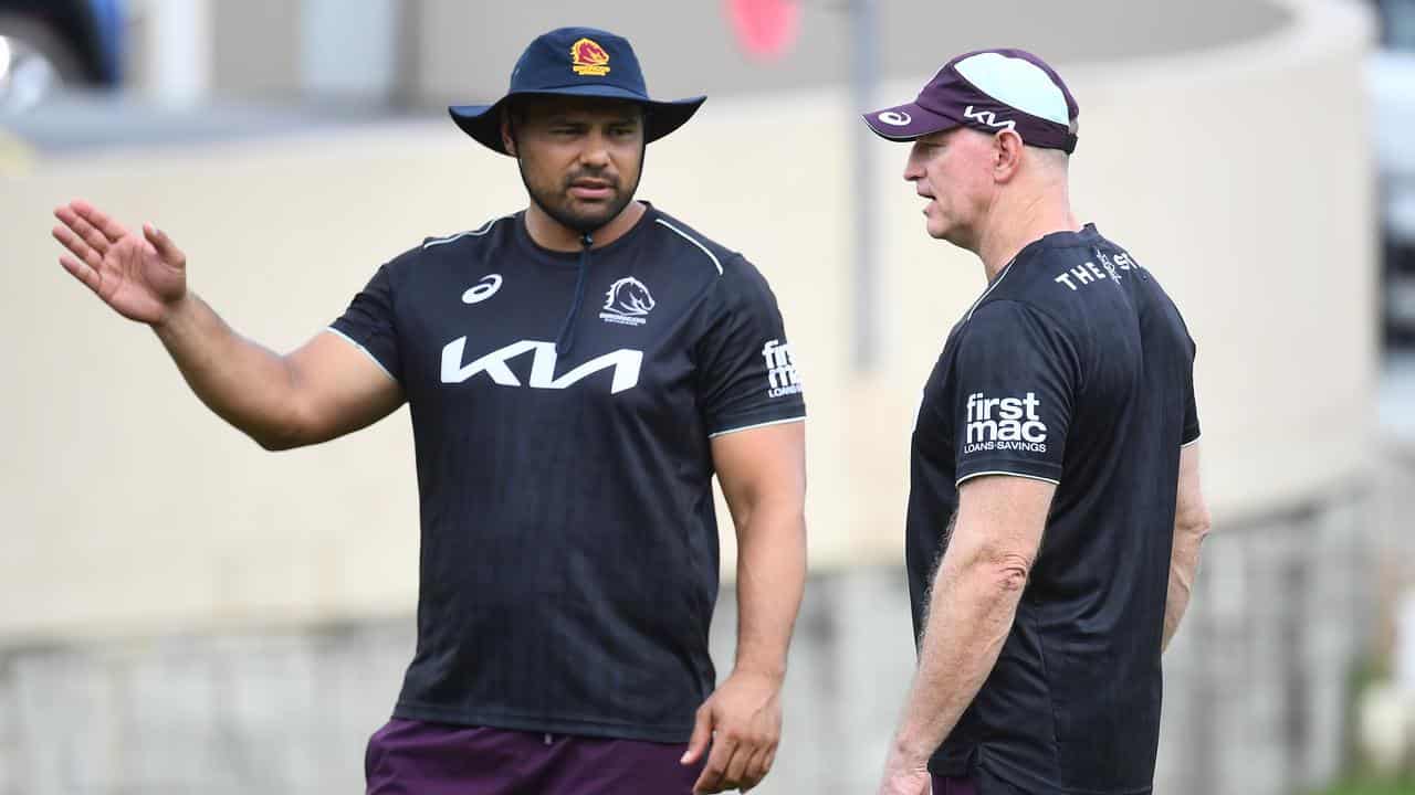 (L-R) Ben Te'o and Michael Maguire.