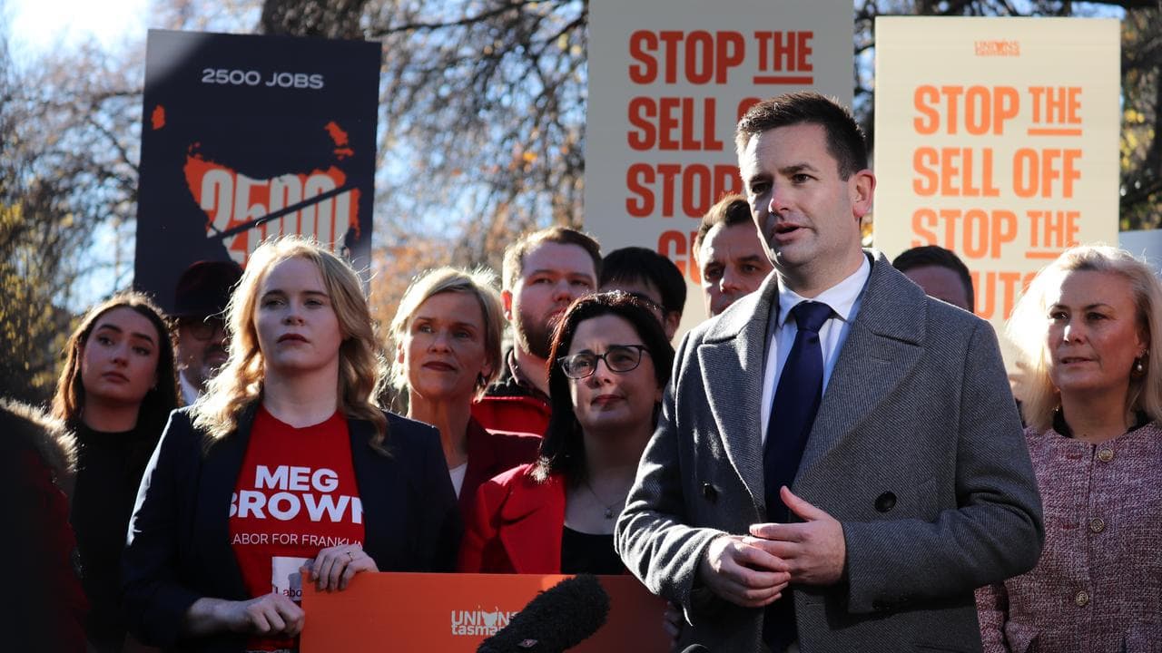 Tasmanian Labor leader Dean Winter speaks to media