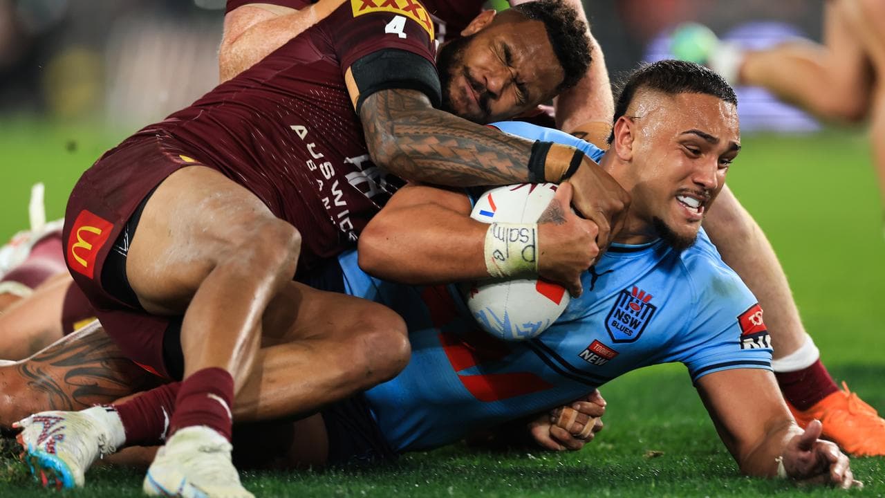 (L-R) Hamiso Tabuai-Fidow and Keaon Koloamatangi.