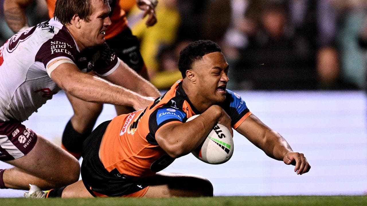 (L-R) Ben Trbojevic and Latu Fainu.