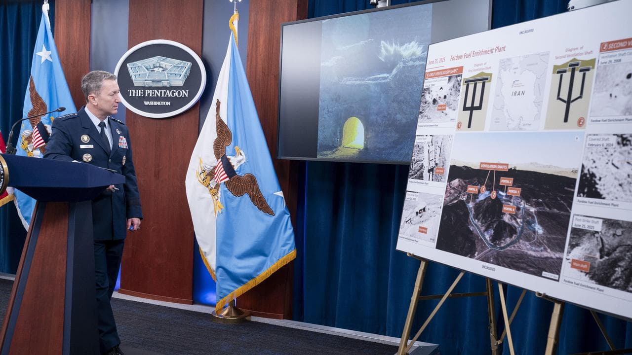 Joint Chiefs Chairman General Dan Caine at the news conference