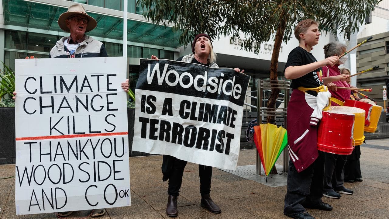 Protesters outside court (file)
