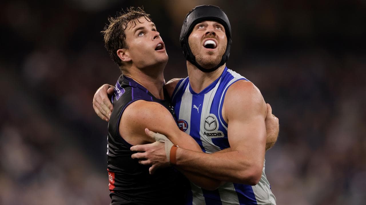 Sean Darcy of the Dockers and Tristan Xerri of the Kangaroos.