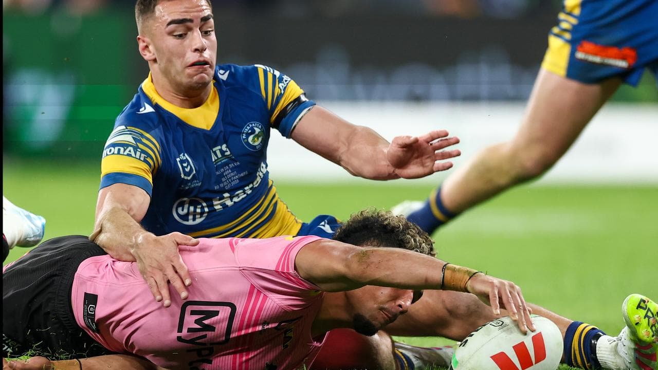 Izak Tago scores.