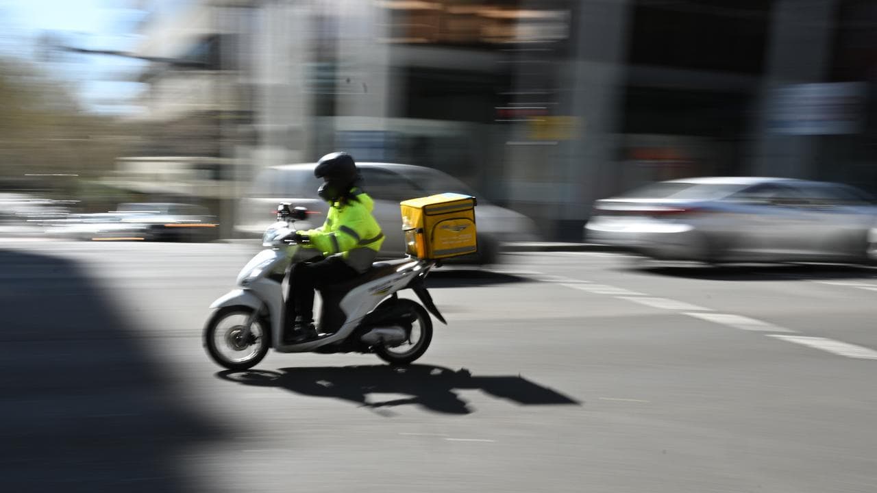 Delivery rider