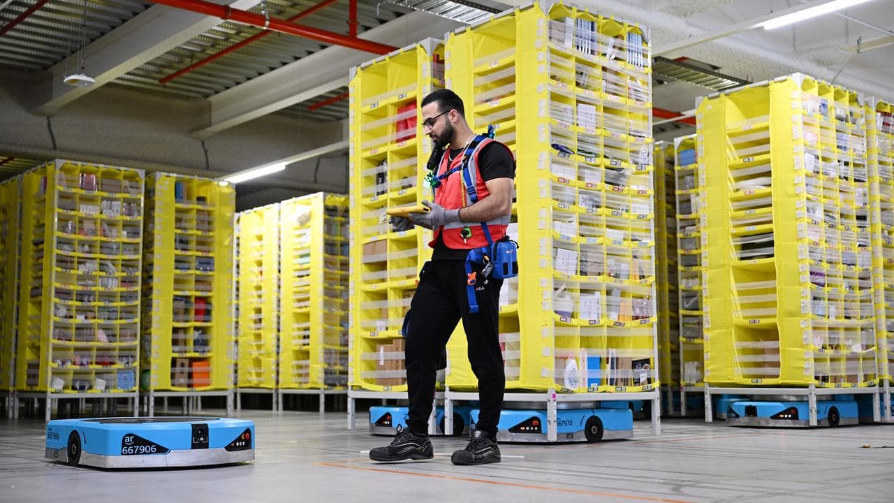 Amazon manager with robot