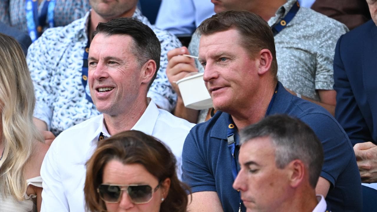 (L-R) Craig McRae and Michael Voss.