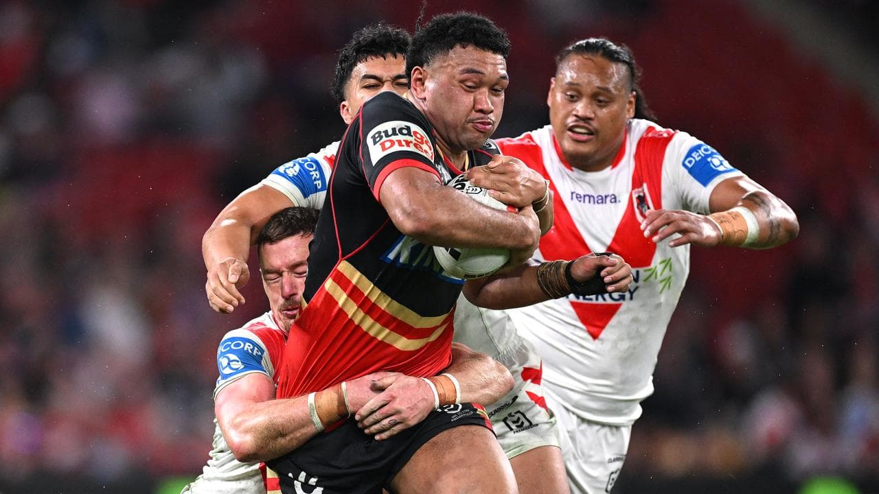 Dolphins forward Kulikefu Finefeuiaki