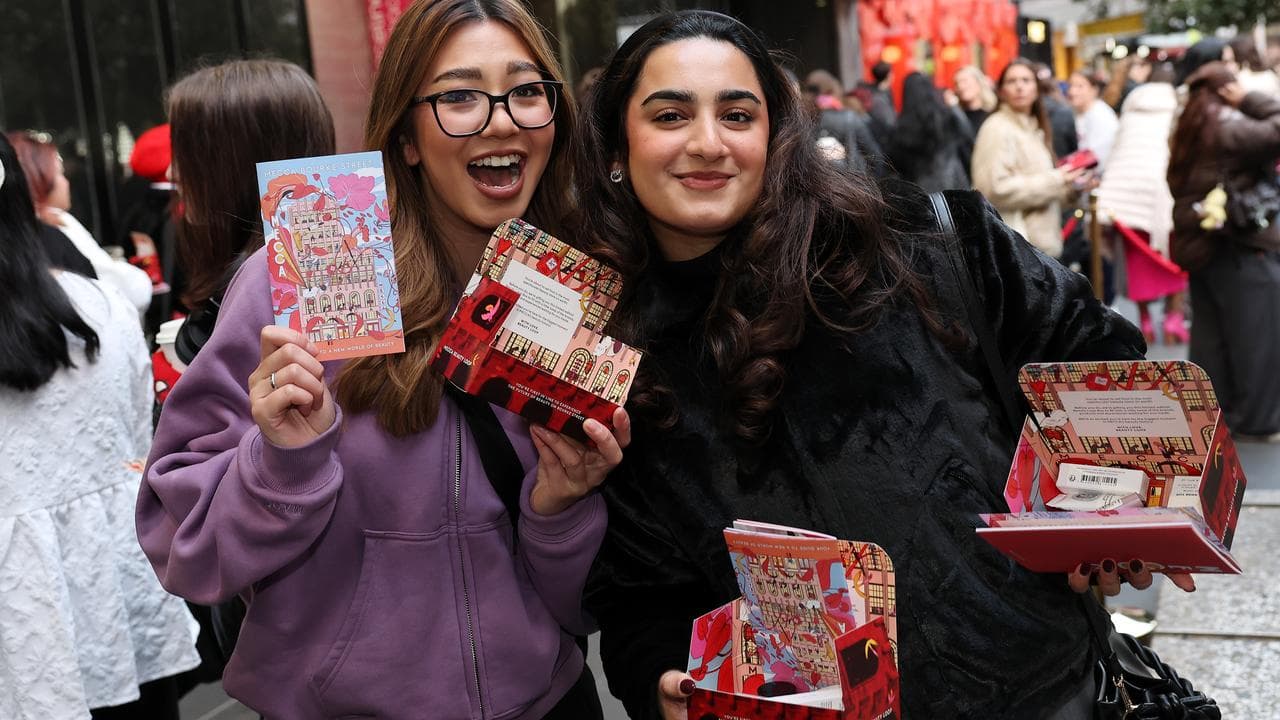 Shania Ly and Samantha Moraes