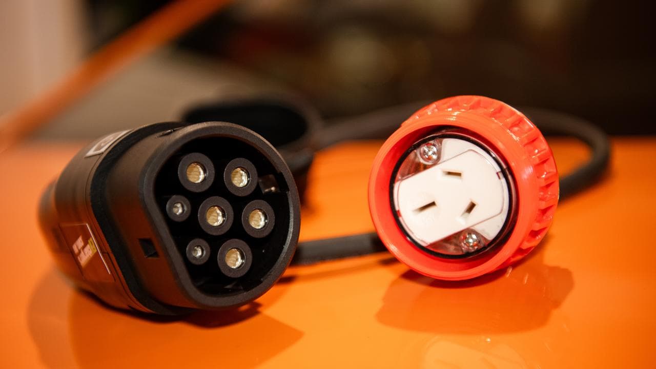 ELECTRIC VEHICLE CHARGER