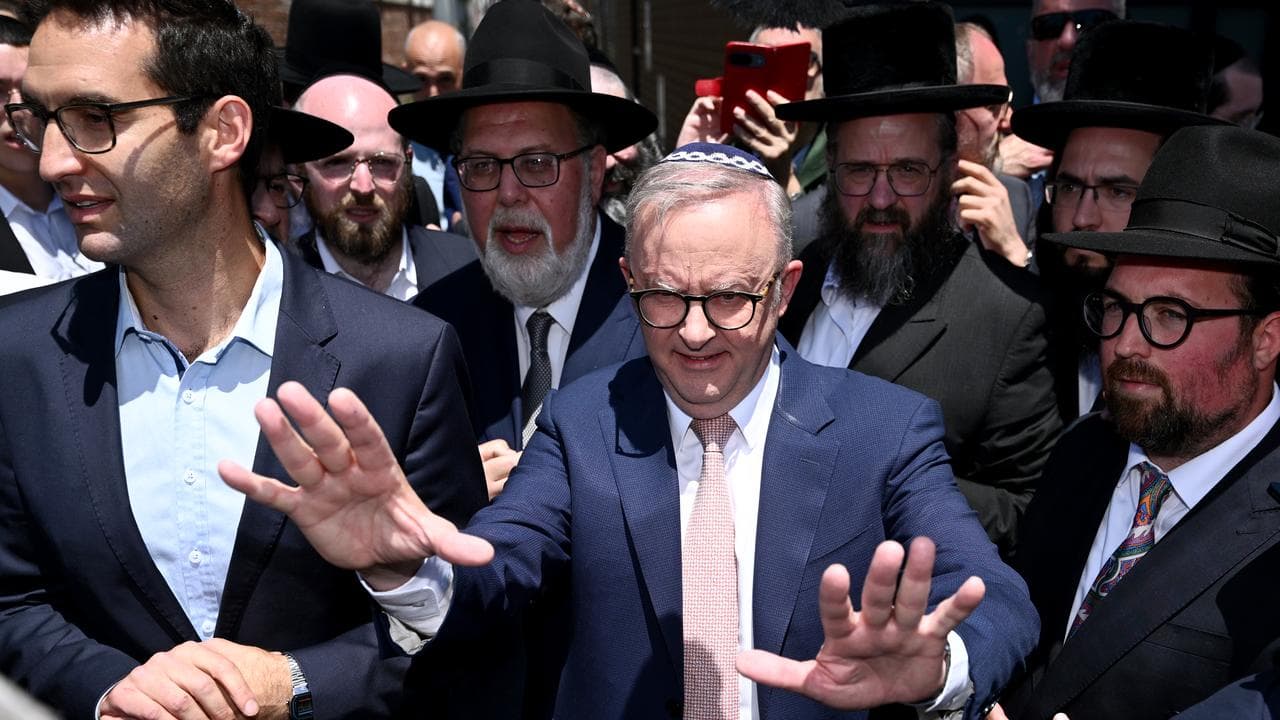 Anthony Albanese at the Adass Israel Synagogue (file image)