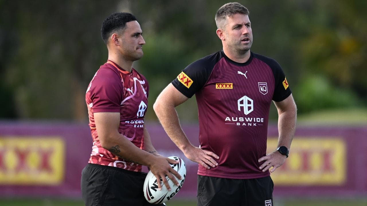 Maroons assistant coach Josh Hannay (right)