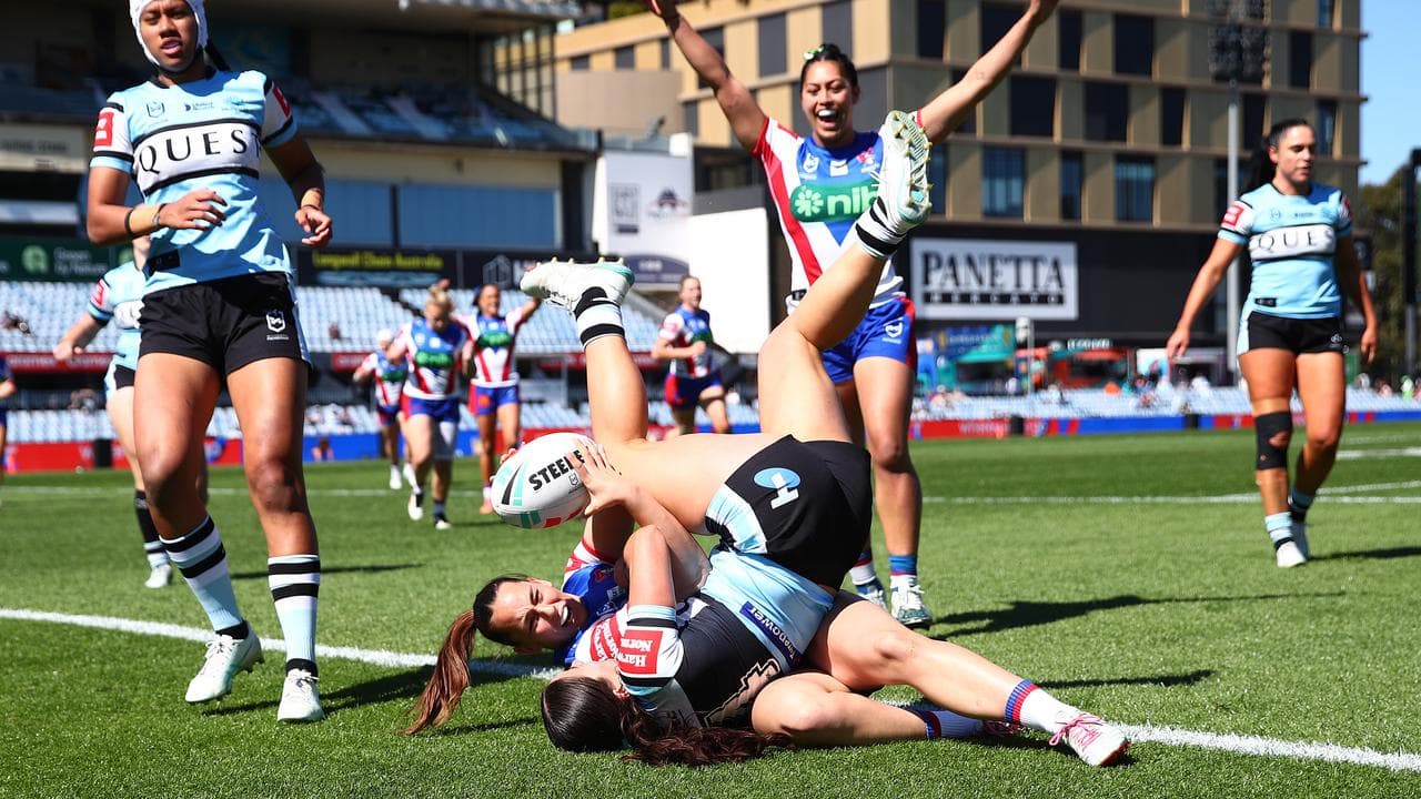 Knights winger Lilly-Ann White touches down