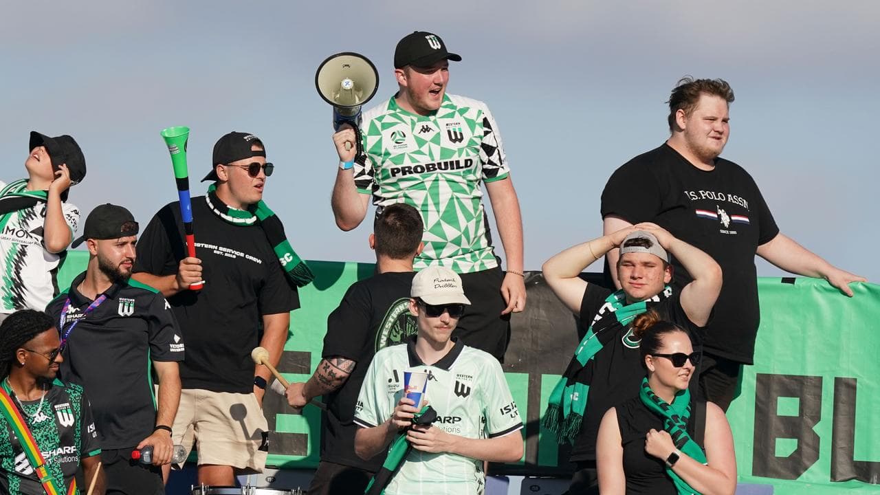 Western United supporters.