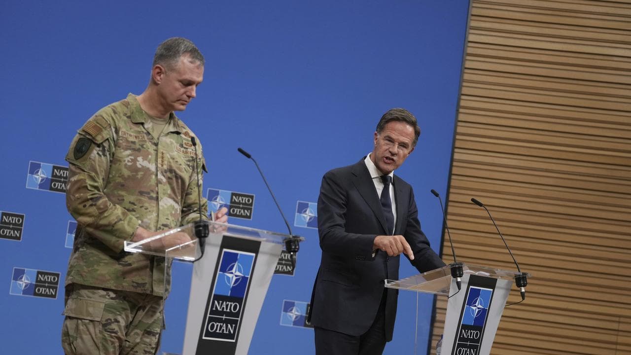 Alexus Grynkewich and Mark Rutte